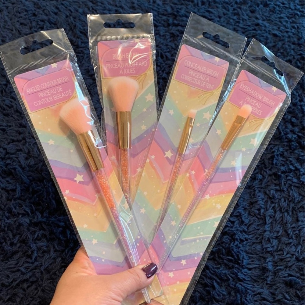 Rhinestone makeup brushes